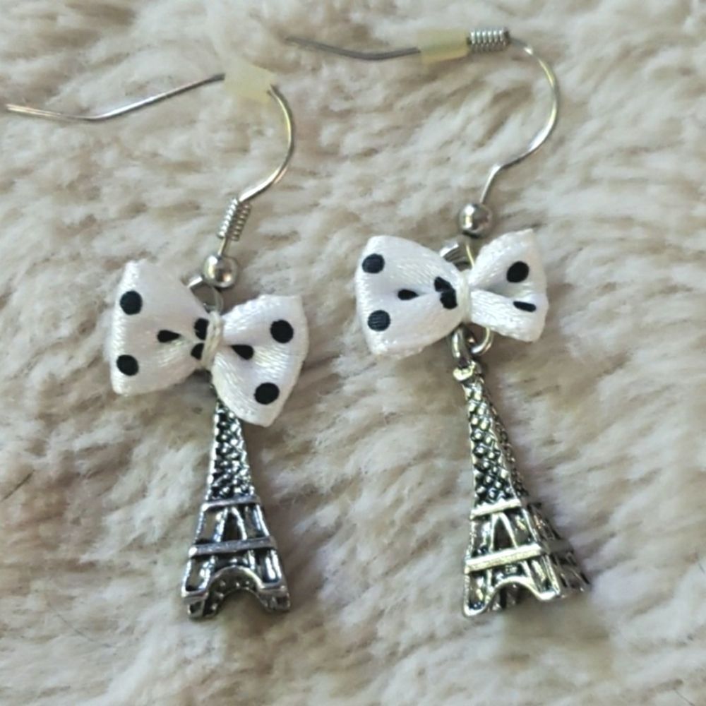 🤍 Eiffel Tower Drop Earrings with Polka Dot Bow